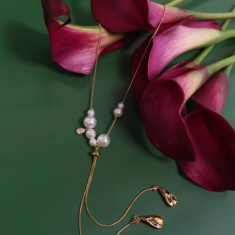 Benny Bolo Pearl Necklace